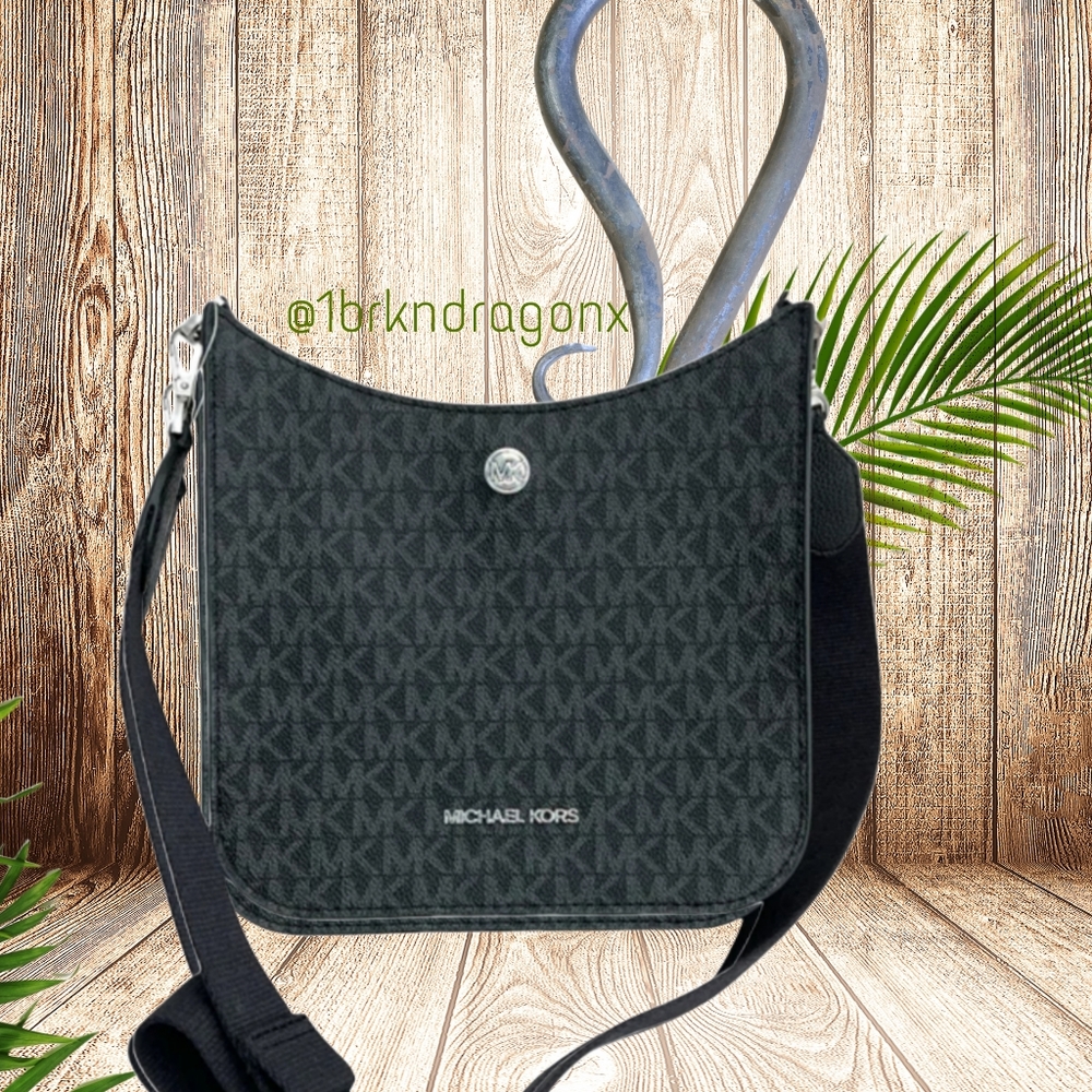 MK NWT MICHAEL KORS MESSENGER SMALL BAG BNWT 💜 pristine condition 💜 - Picture 4 of 15